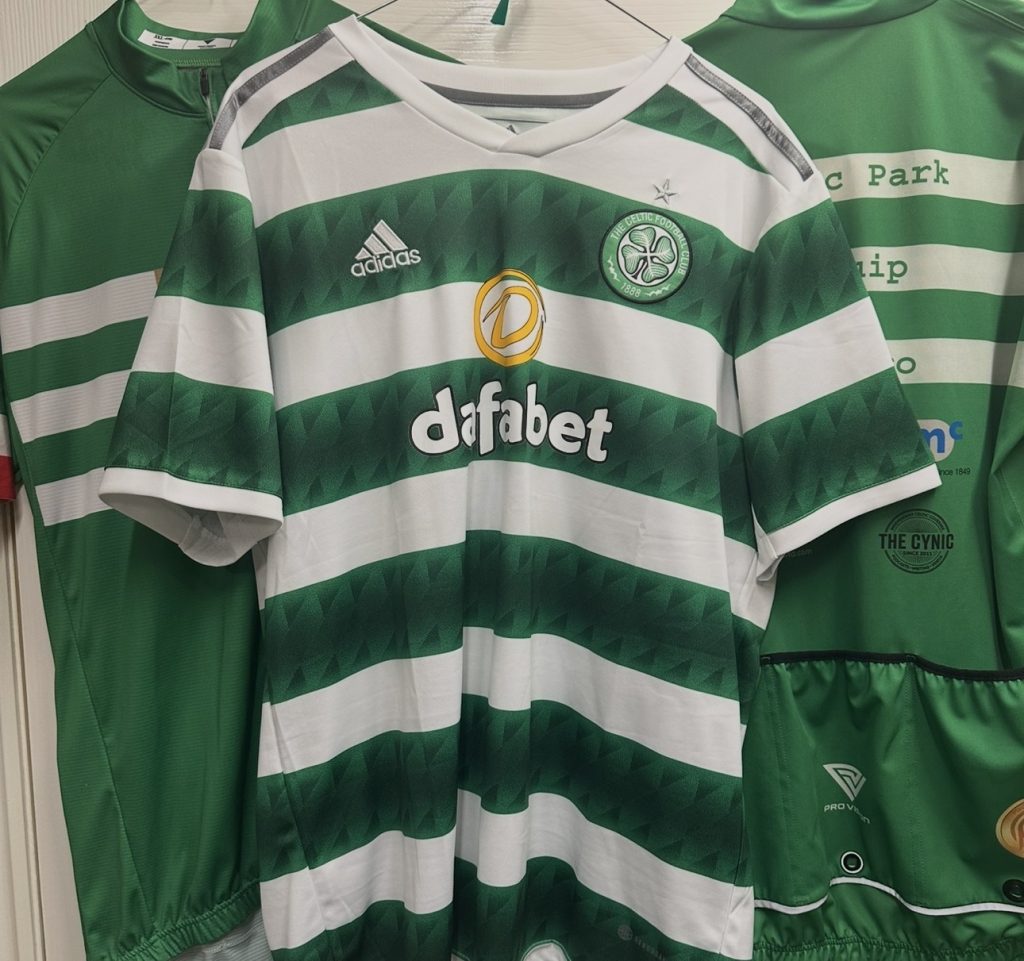 Celtic home hoops short sleeve jersey 2022 -2023