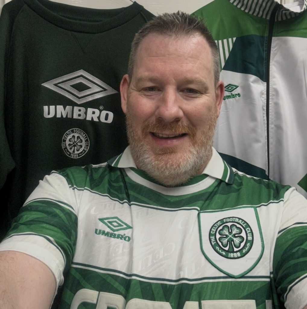 Celtic short sleeve home hoops 1993-1995 by Umbro