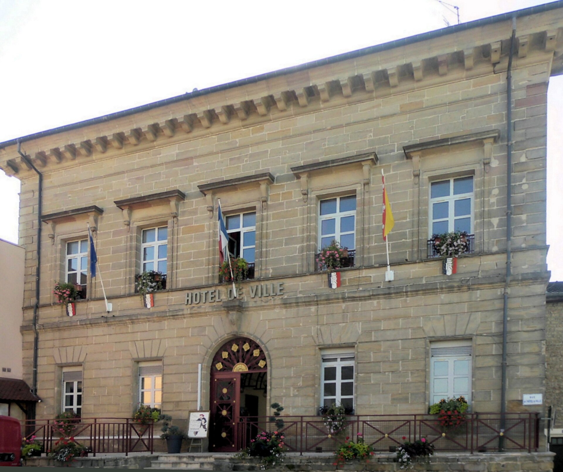 Monthureux-sur-Saône,_Hôtel_de_ville