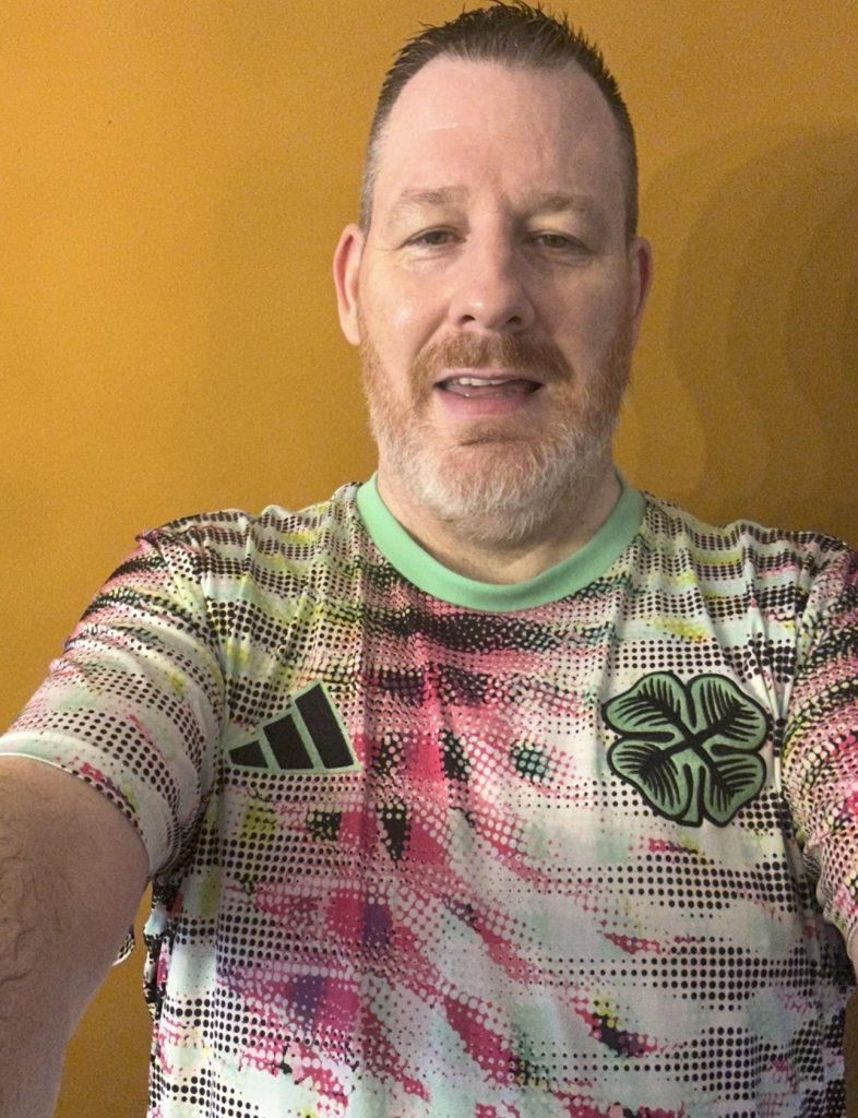 Celtic training shirt from season 2025 2026